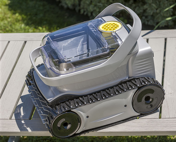 Una extensa gama de robots limpiafondos para piscinas 