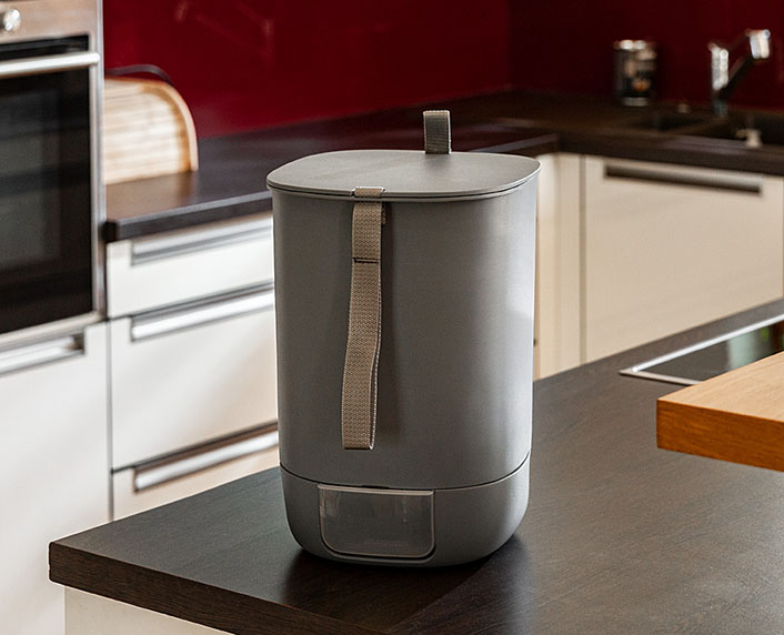 Un compostador para procesar restos orgánicos dentro de casa