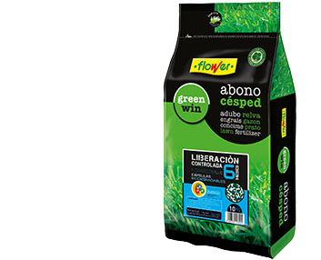 Abono de césped para aplicar cada seis meses