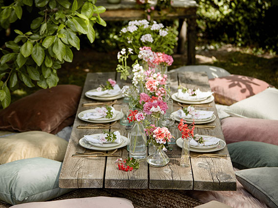 Decorar con flores: de tus macetas a tu mesa