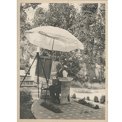 Sorolla pintando en el jardín